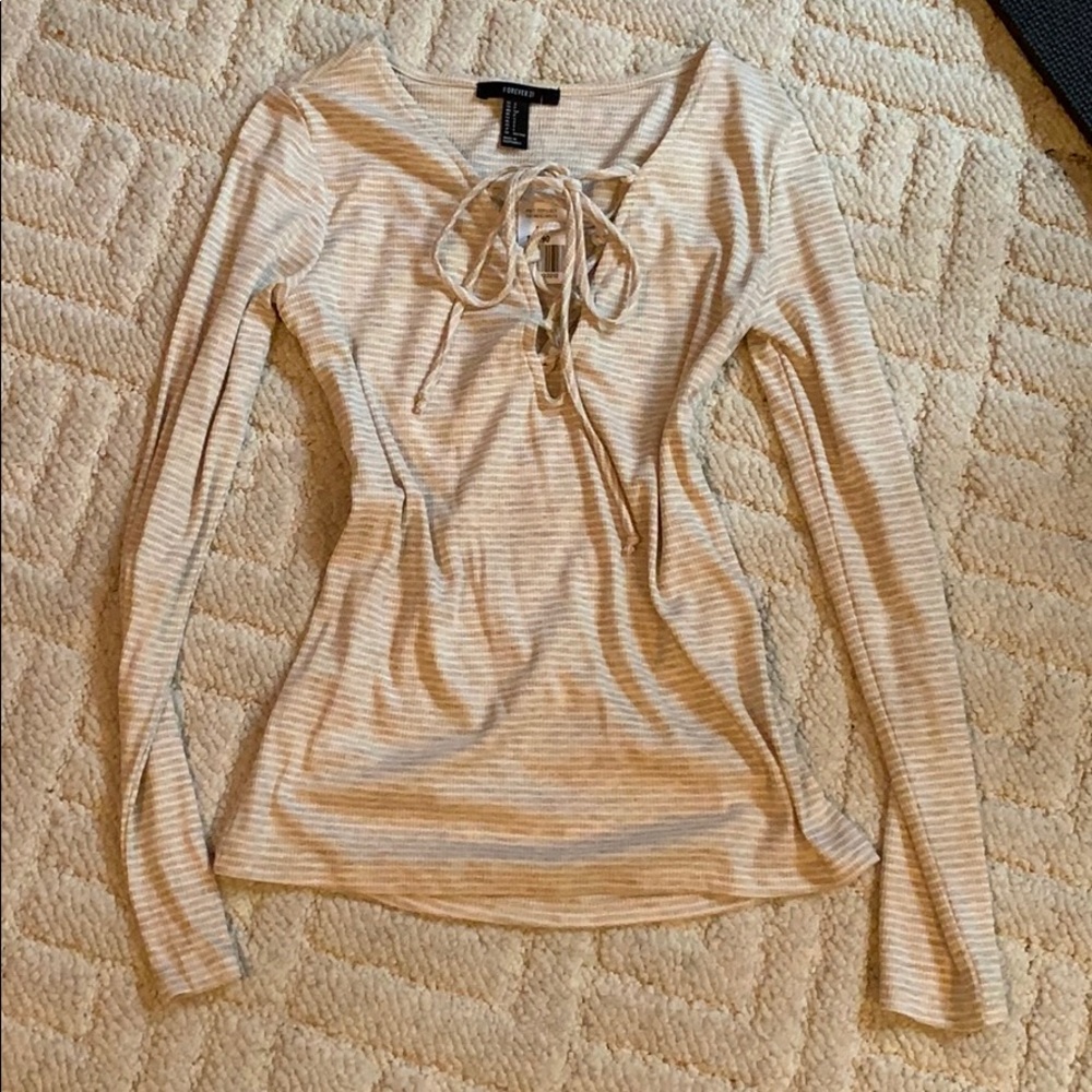 • Forever 21 Shirt •